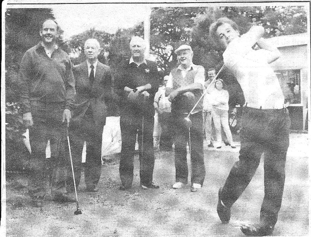 Junior Wales International Dewi Davies, watched by Bob Walford, Barry Grinsell, John Parry and Harold Burston.